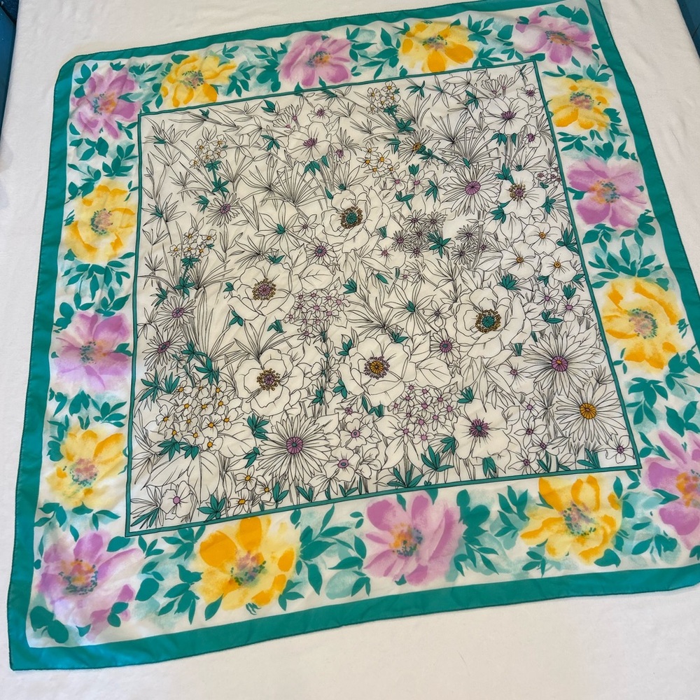 Vintage Floral 🌸 Scarf